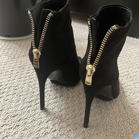 Balck Zara high heel booty shoes. 1 time used . New in condition - Picture 5 of 6